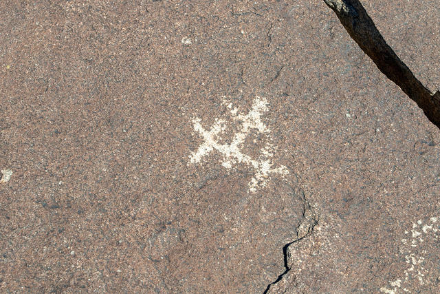 Broken Rock Petroglyh 2